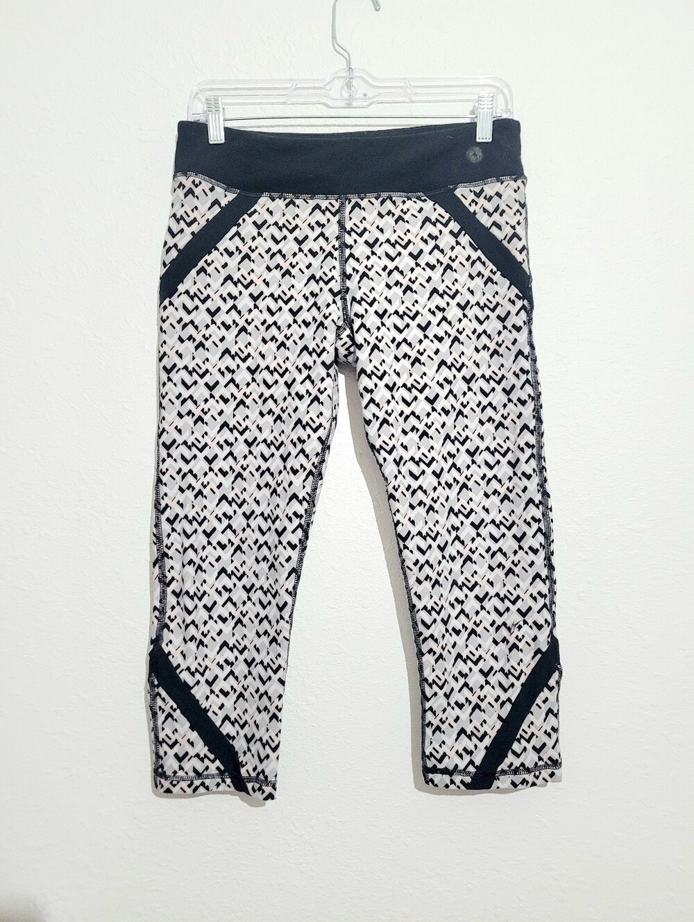 Trina Turk Recreation Activewear Set Jacket & Crop Leggings Pink Black Women L - Picture 4 of 16